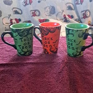 Beverage mugs